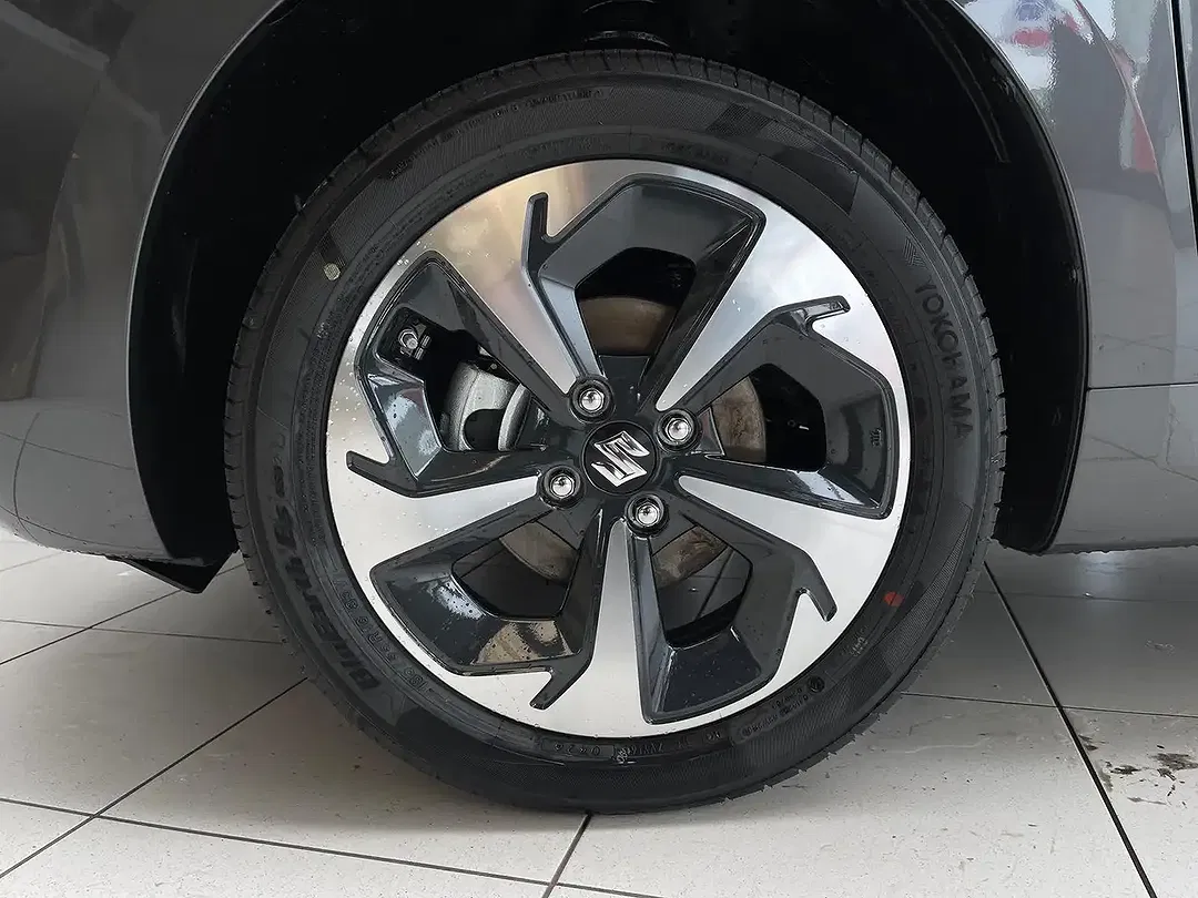 Suzuki Swift - Thumbnail 15