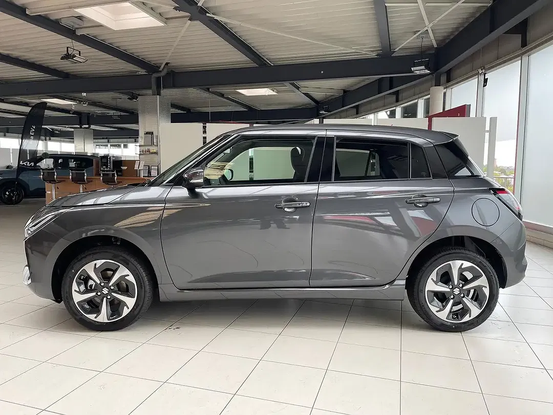 Suzuki Swift - Thumbnail 3
