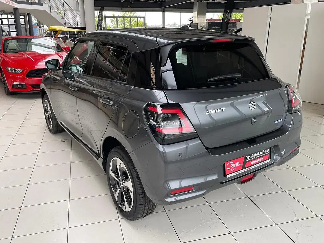 Suzuki Swift - Thumbnail 4