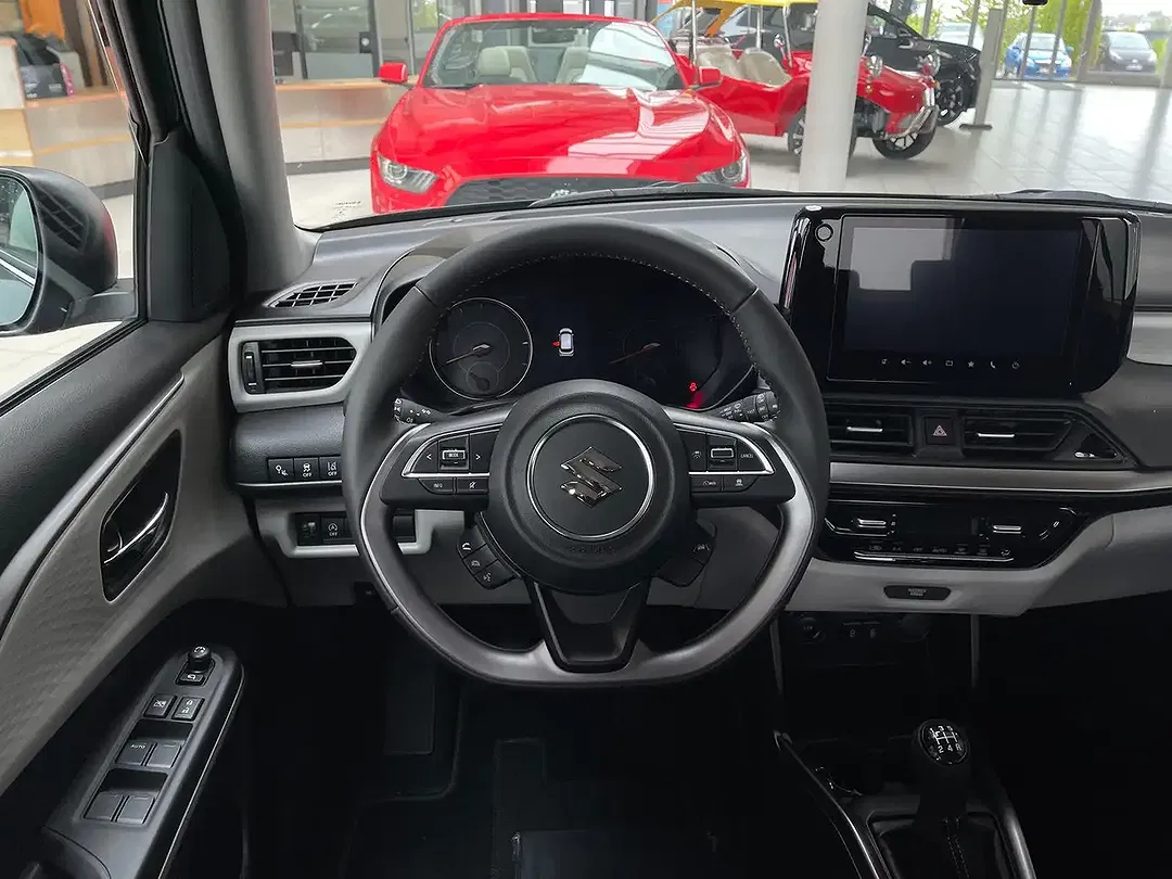 Suzuki Swift - Thumbnail 9