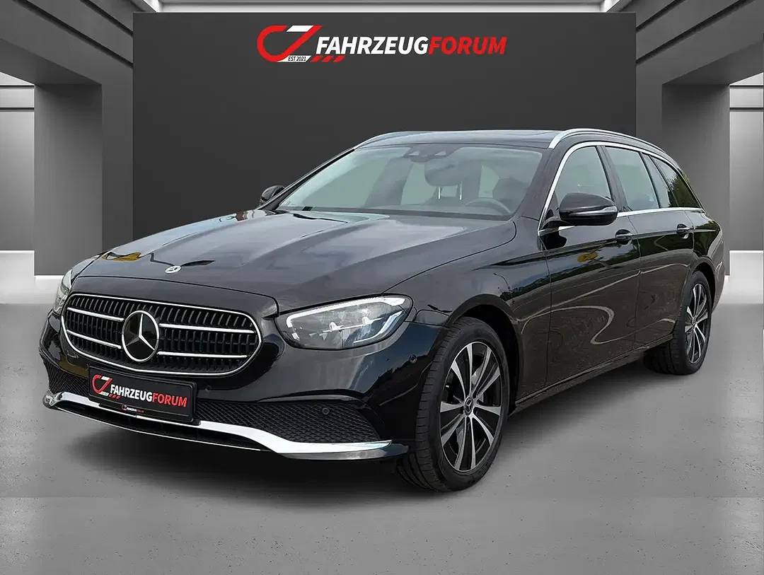 Mercedes-Benz E 300 - Thumbnail 1