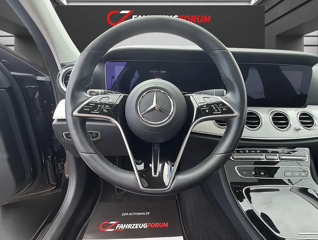Mercedes-Benz E 300 - Thumbnail 15