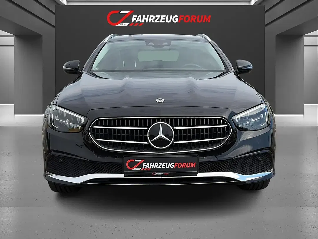Mercedes-Benz E 300 - Thumbnail 2
