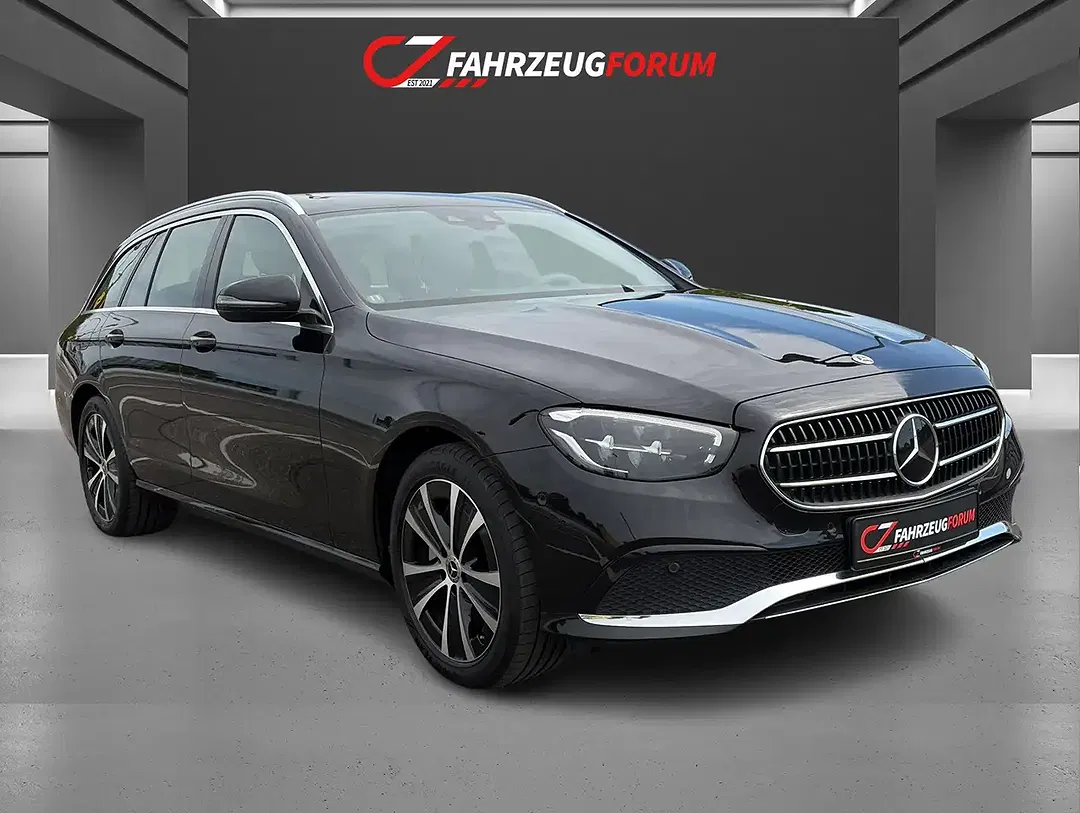 Mercedes-Benz E 300 - Thumbnail 3