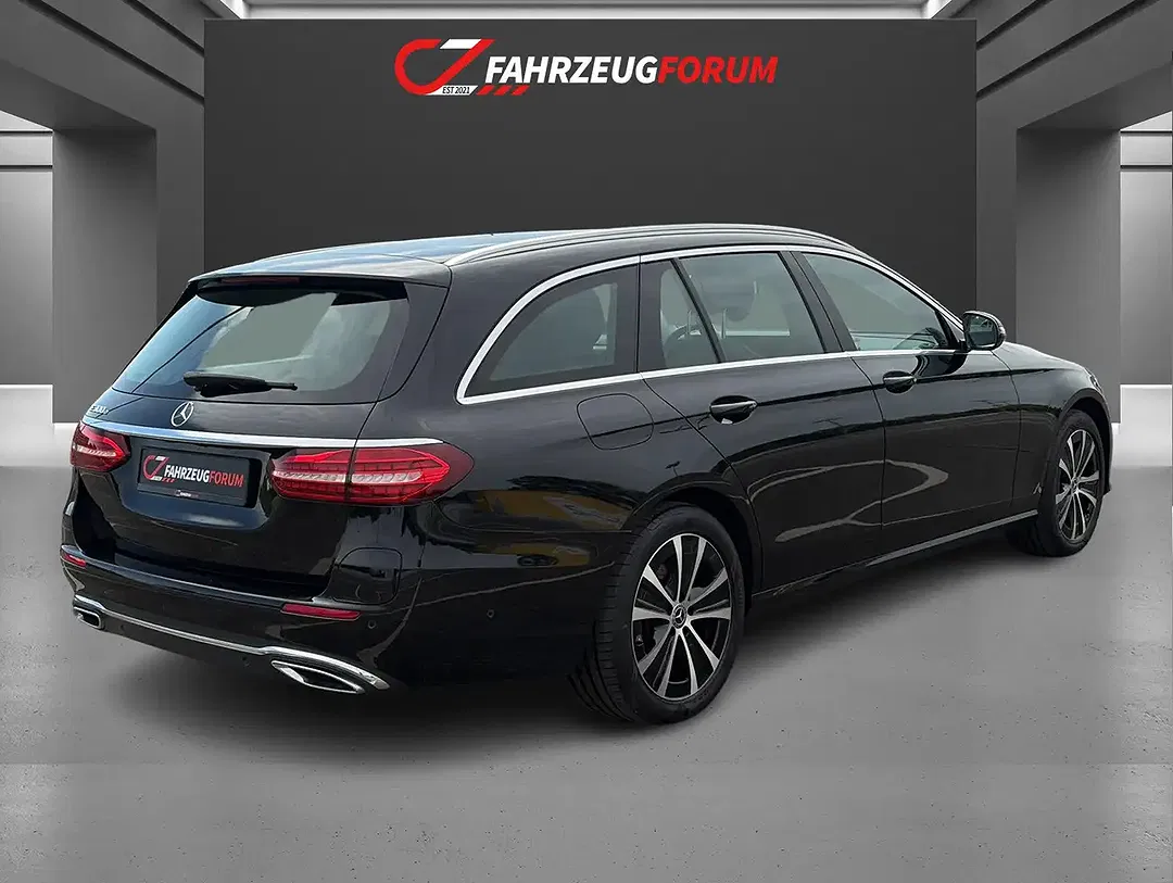 Mercedes-Benz E 300 - Thumbnail 5