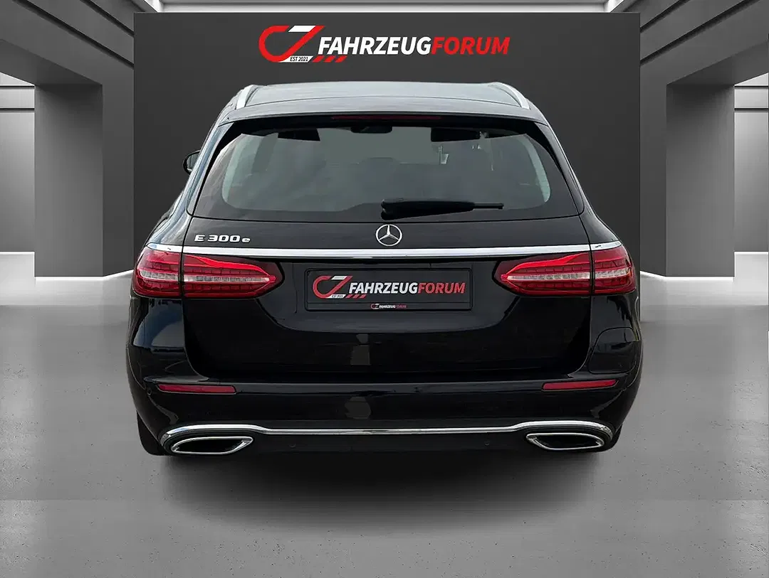Mercedes-Benz E 300 - Thumbnail 6