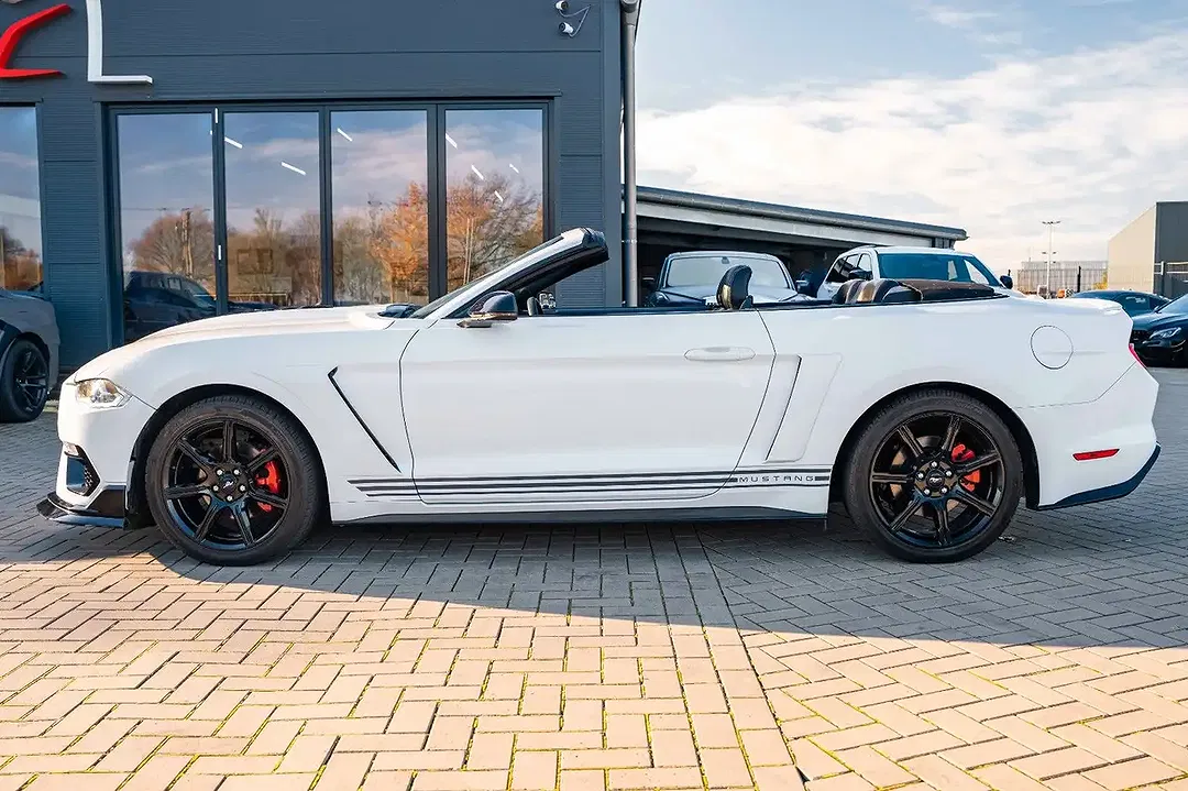 Ford Mustang - Thumbnail 14