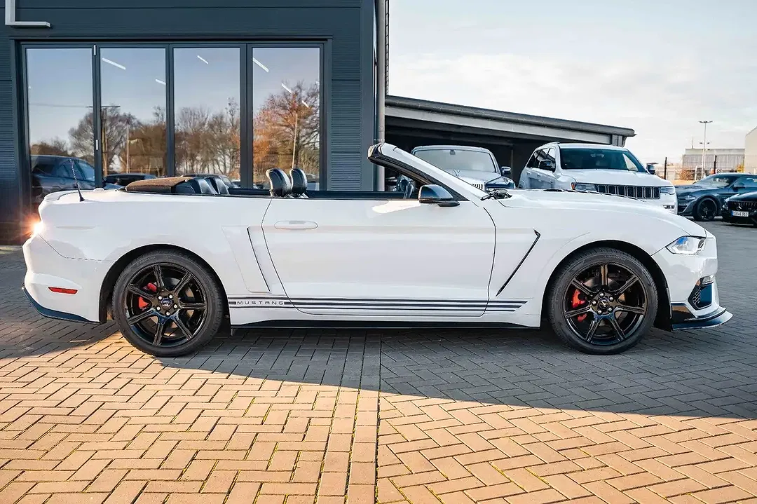 Ford Mustang - Thumbnail 15