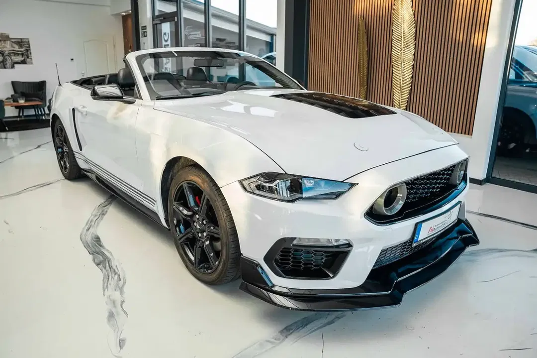 Ford Mustang - Thumbnail 3