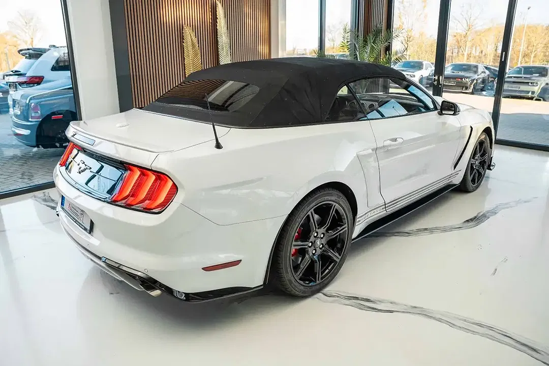Ford Mustang - Thumbnail 8