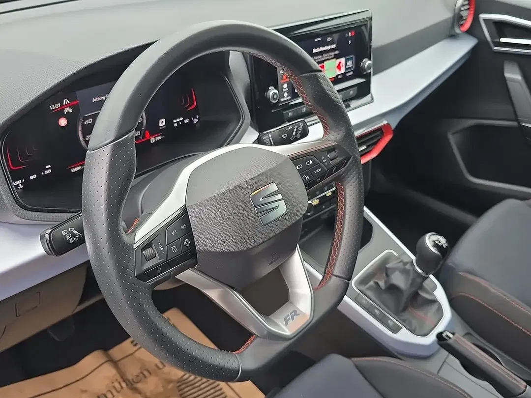 SEAT Arona - Thumbnail 10