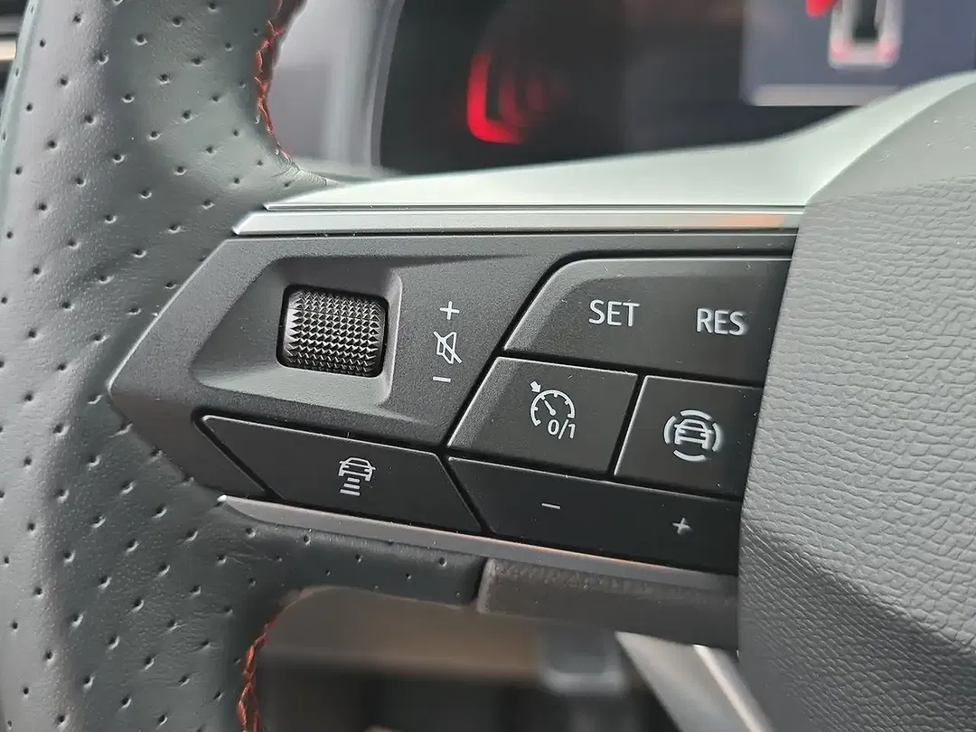 SEAT Arona - Thumbnail 13