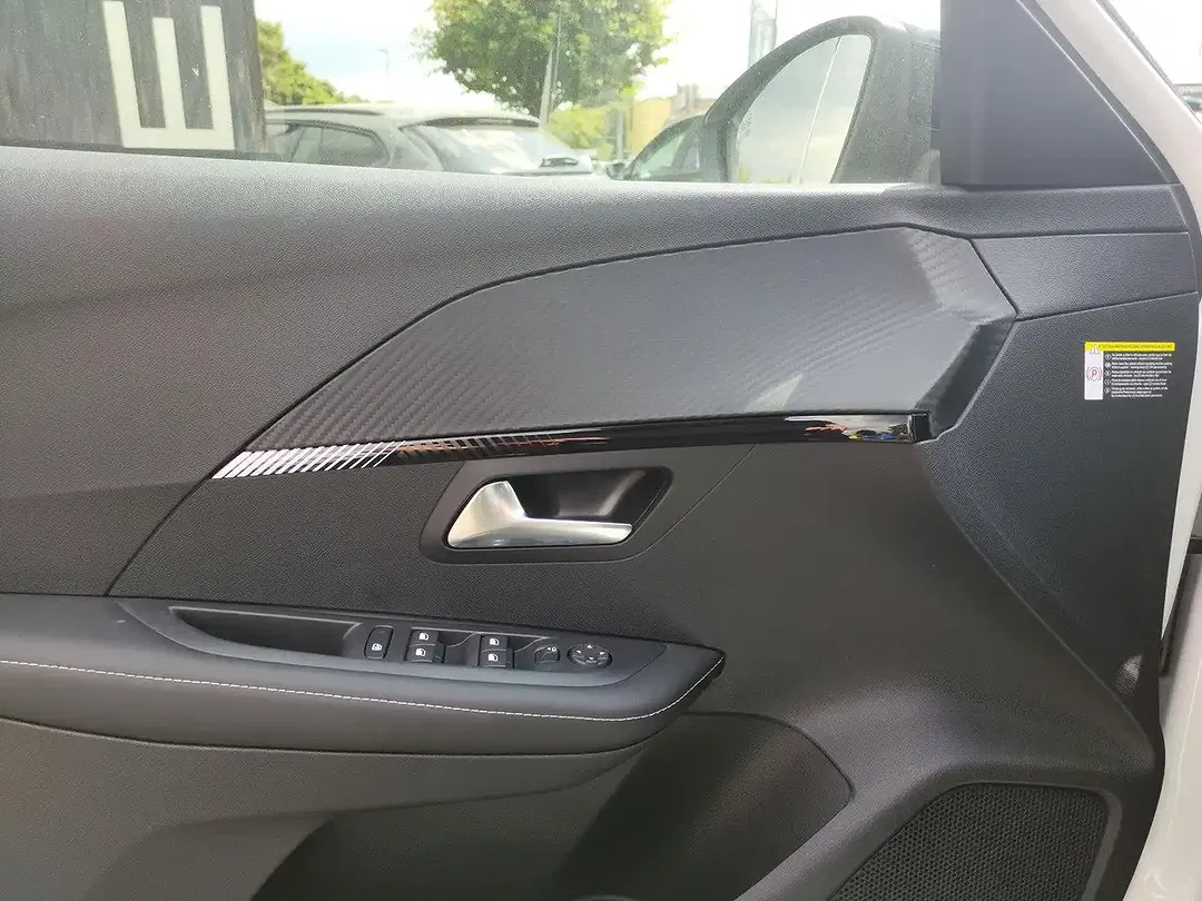 Peugeot 208 - Thumbnail 10