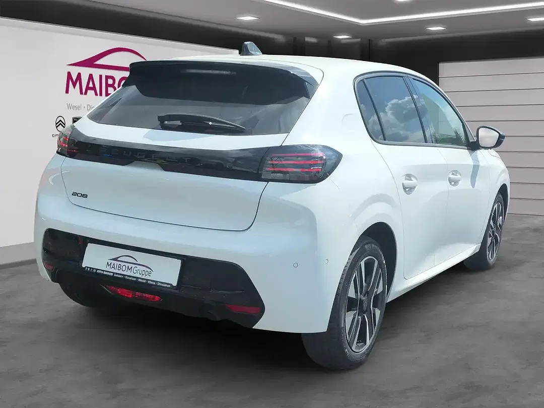 Peugeot 208 - Thumbnail 4