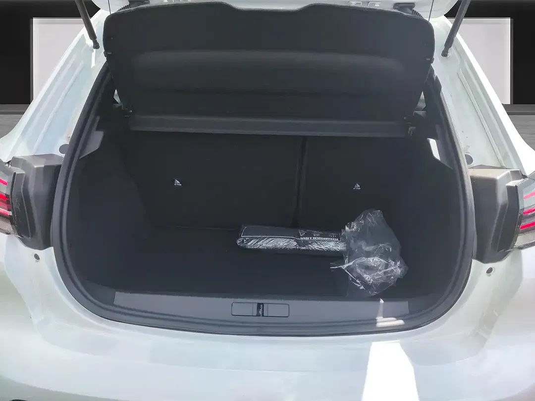 Peugeot 208 - Thumbnail 8