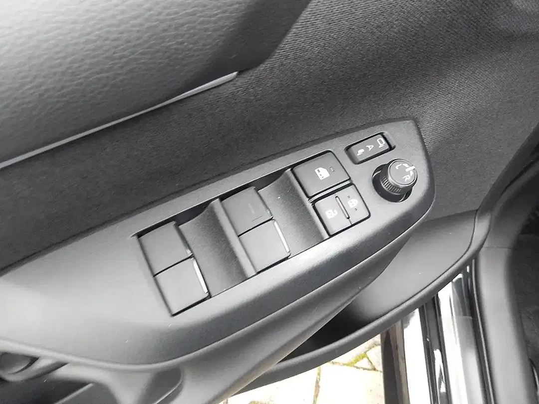 Mazda 2 - Thumbnail 6