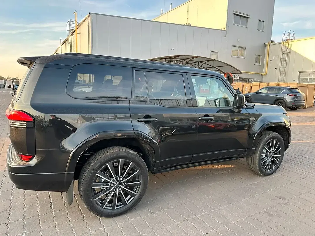 Lexus GX 550 - Thumbnail 4