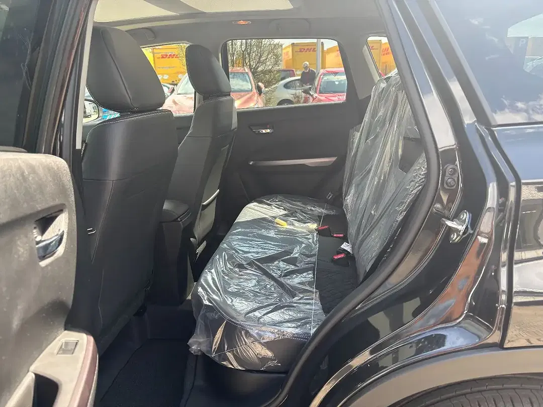 Suzuki Vitara - Thumbnail 6
