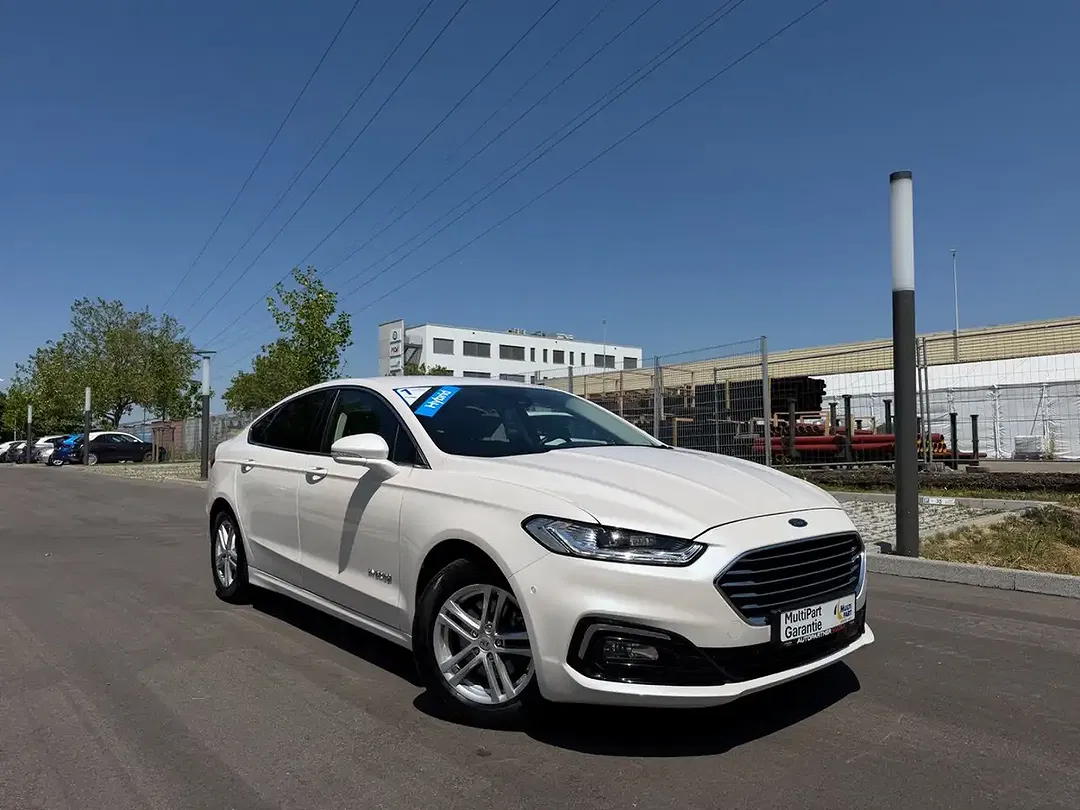 Ford Mondeo Hybrid Titanium
