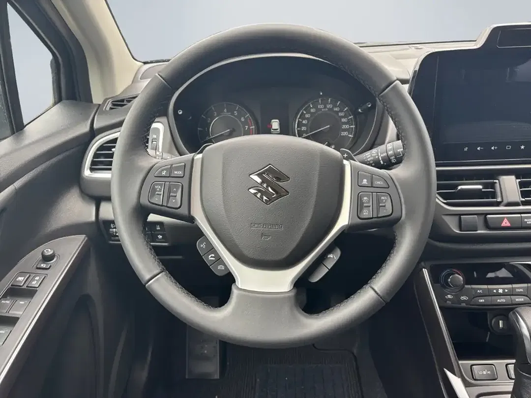 Suzuki SX4 S-Cross - Thumbnail 2