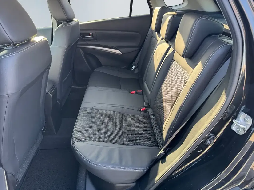 Suzuki SX4 S-Cross - Thumbnail 3