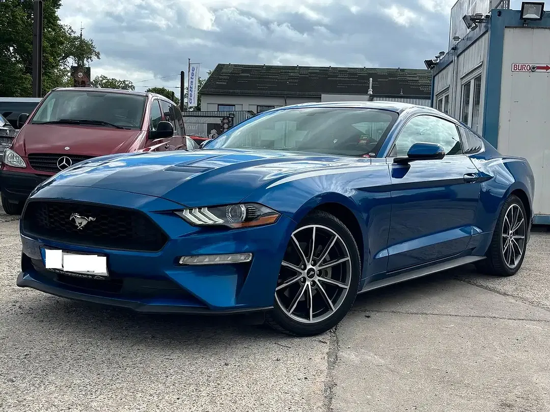 Ford Mustang - Thumbnail 2