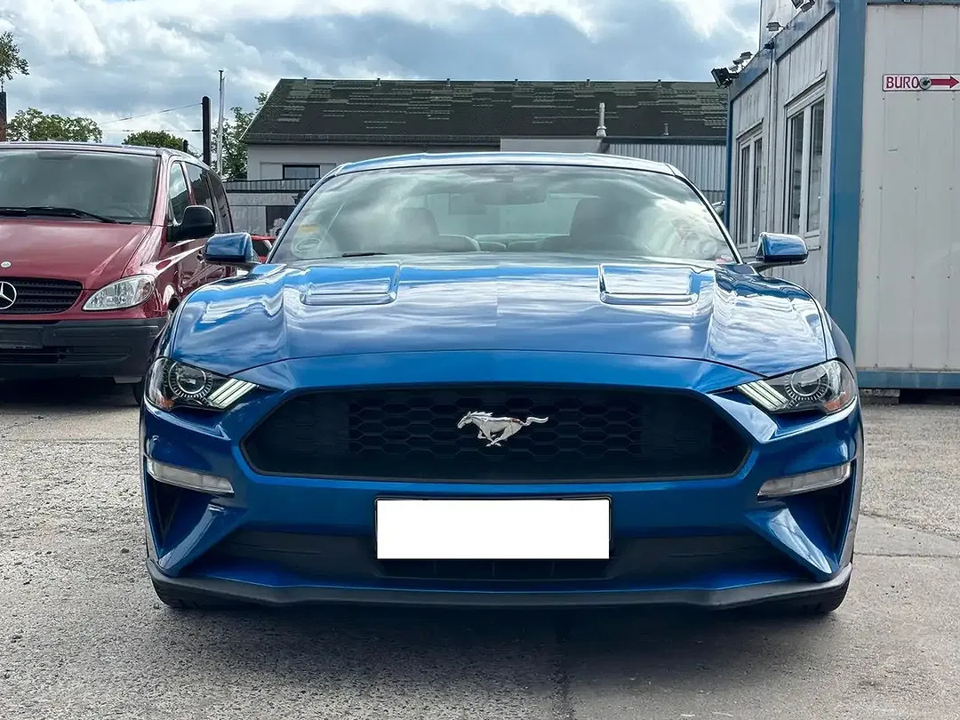 Ford Mustang - Thumbnail 4