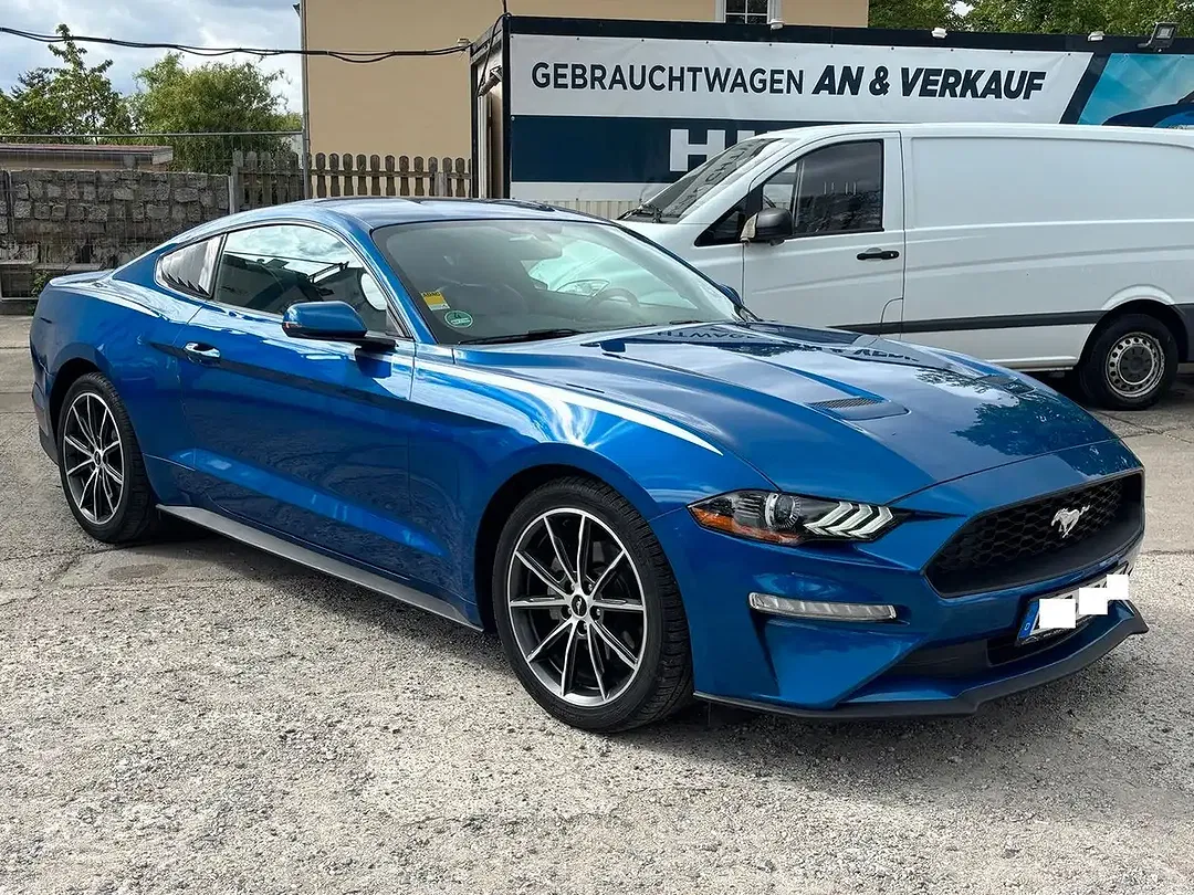 Ford Mustang - Thumbnail 5