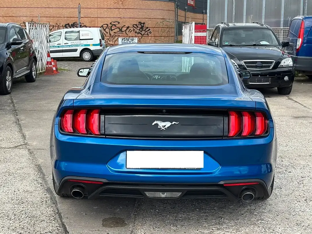 Ford Mustang - Thumbnail 7