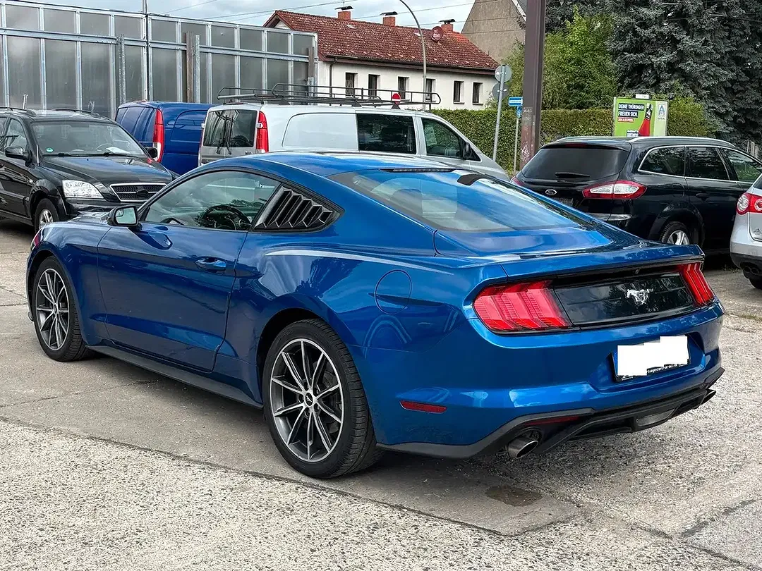 Ford Mustang - Thumbnail 8