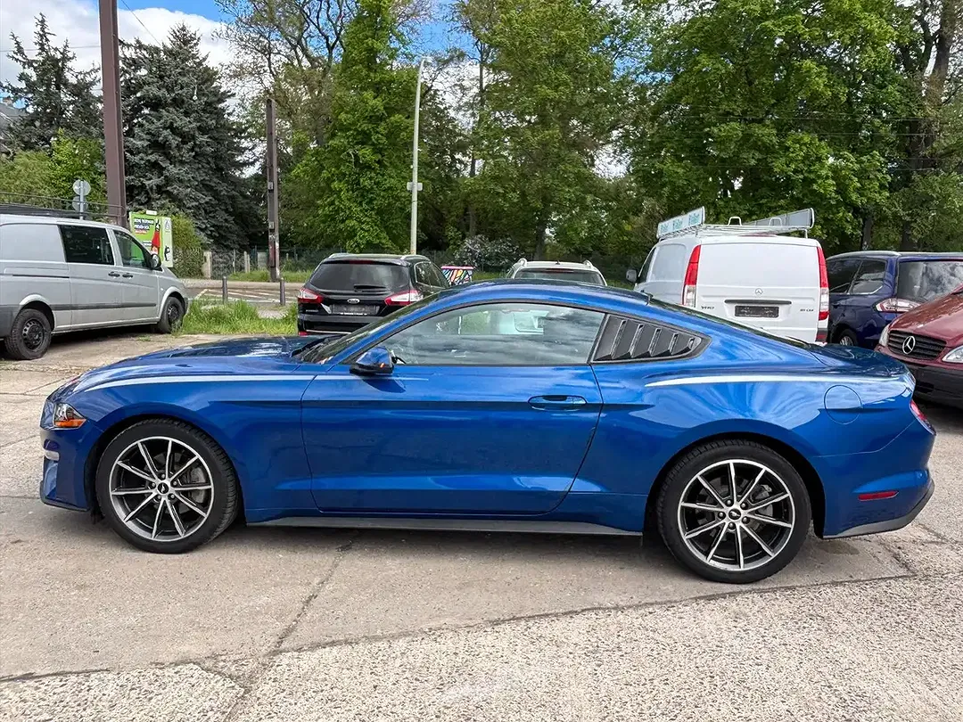 Ford Mustang - Thumbnail 9