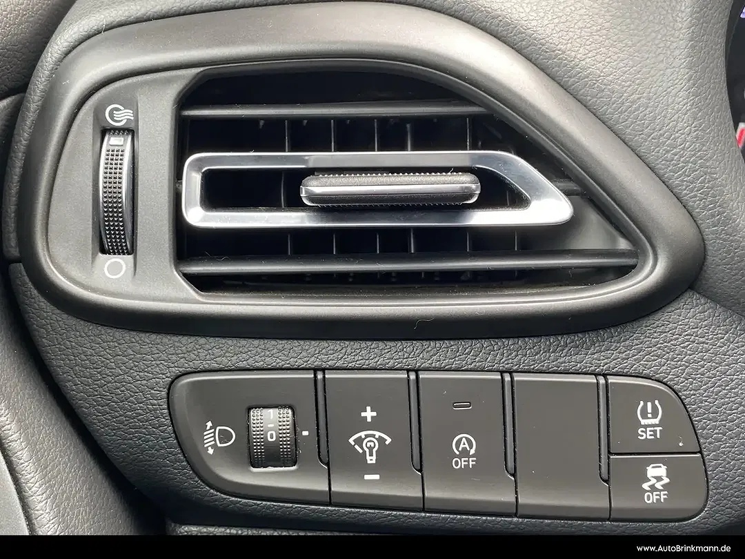 Hyundai i30 - Thumbnail 11