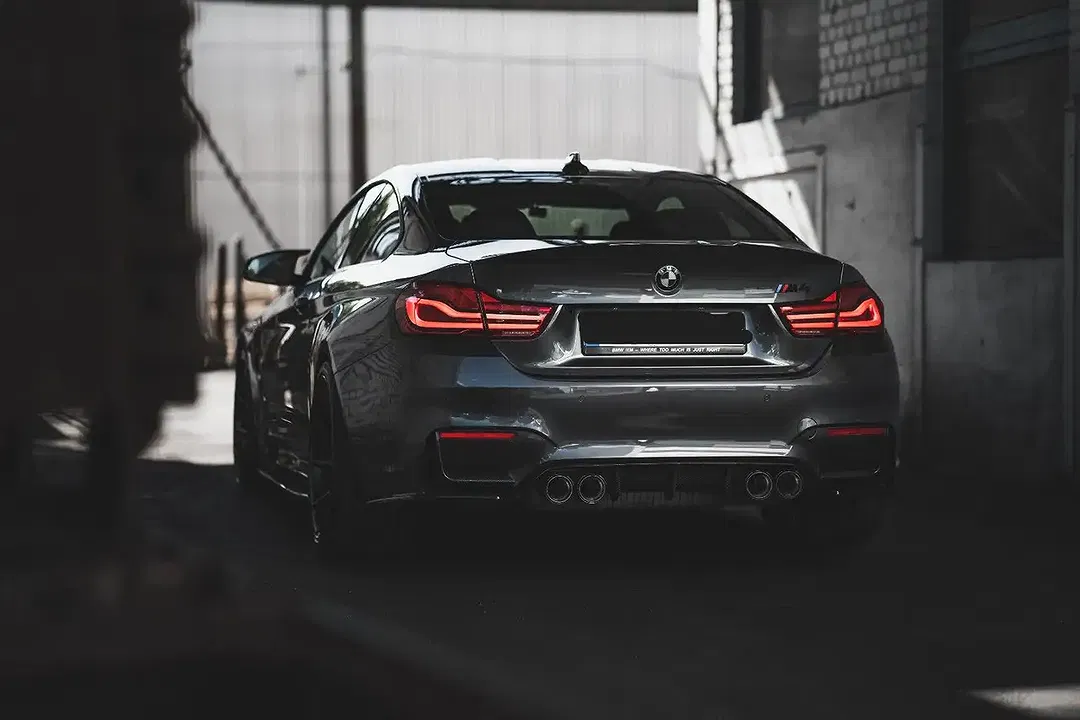 BMW M4 - Thumbnail 5