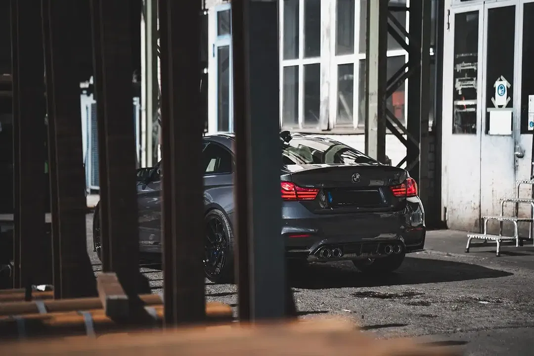 BMW M4 - Thumbnail 7