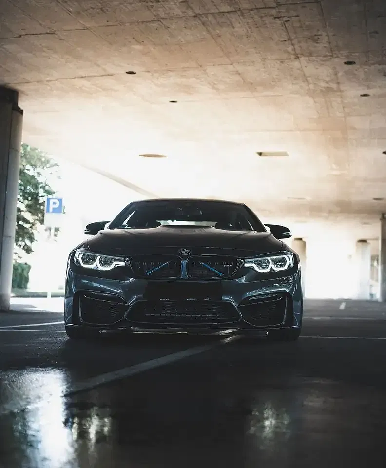 BMW M4 - Thumbnail 8