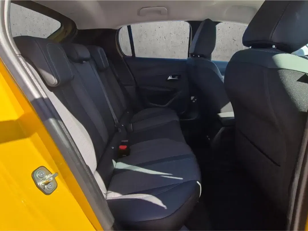 Peugeot 208 - Thumbnail 14
