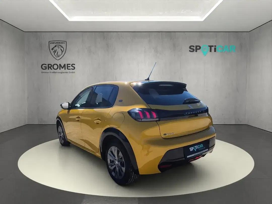 Peugeot 208 - Thumbnail 5