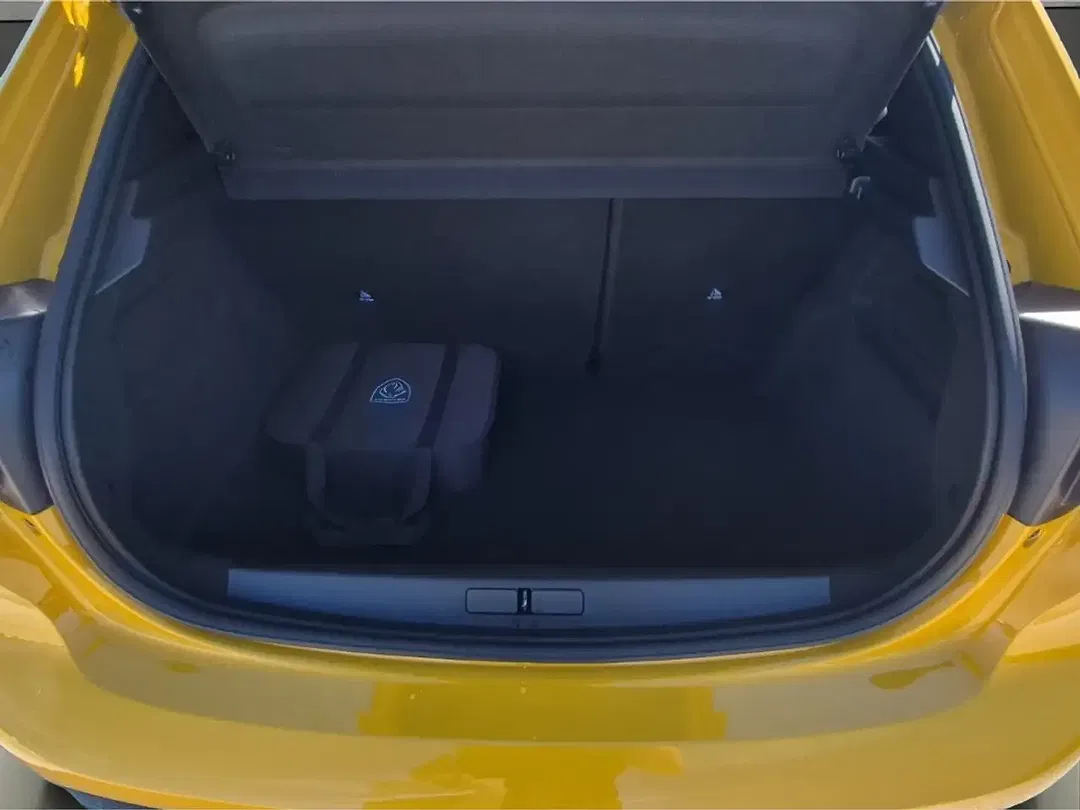 Peugeot 208 - Thumbnail 7