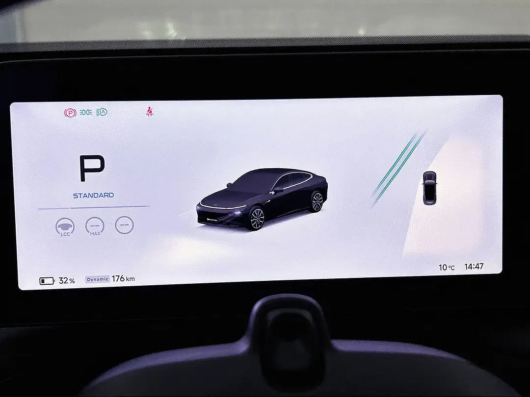 Xpeng P7 - Thumbnail 6