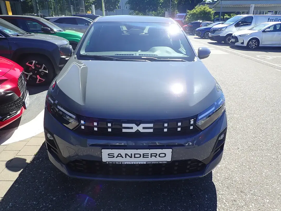 Dacia Sandero - Thumbnail 2