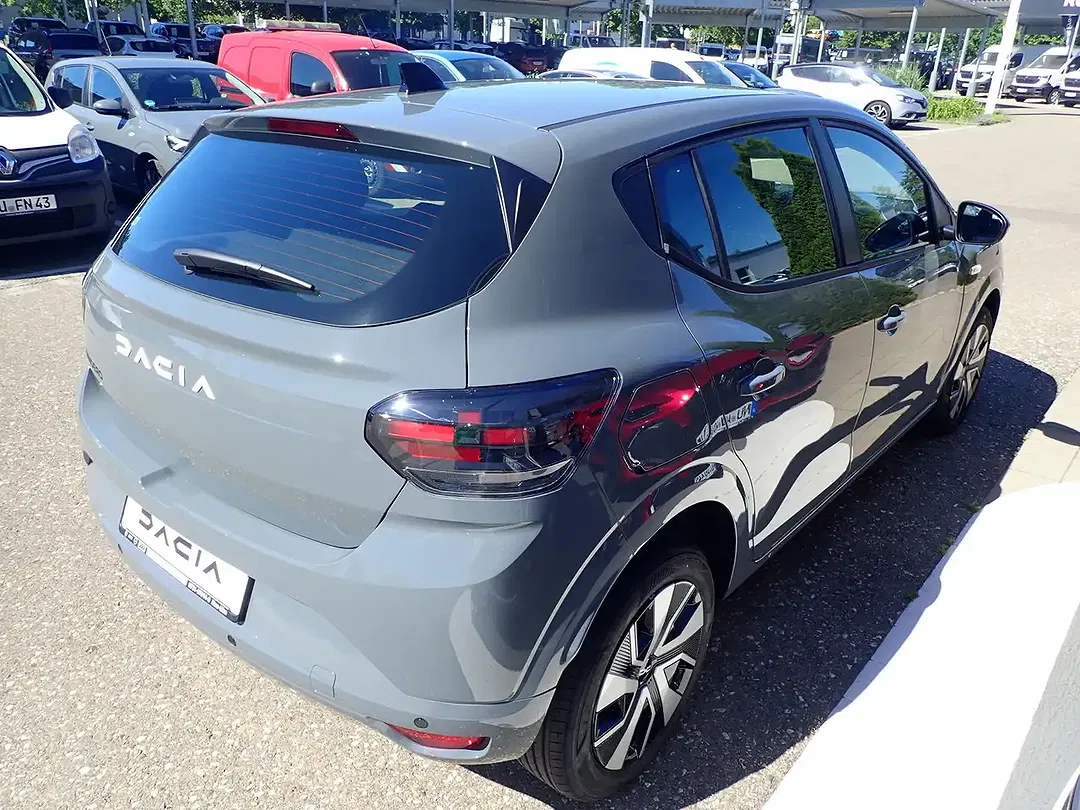 Dacia Sandero - Thumbnail 4
