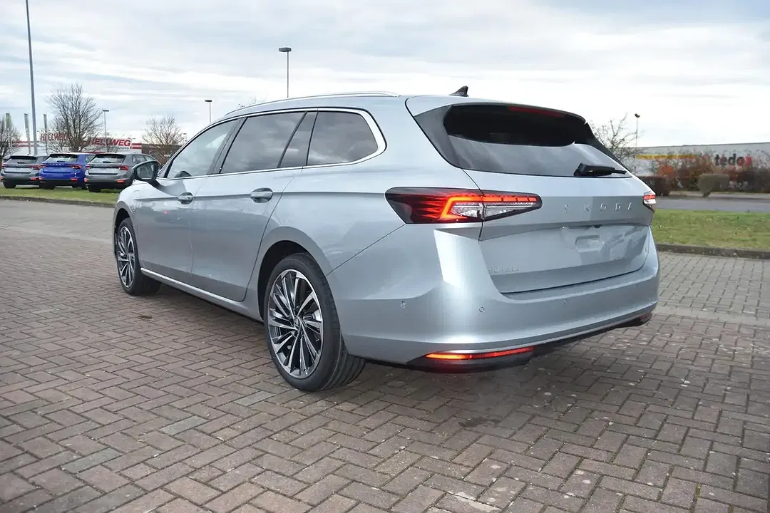 Skoda Superb - Thumbnail 5