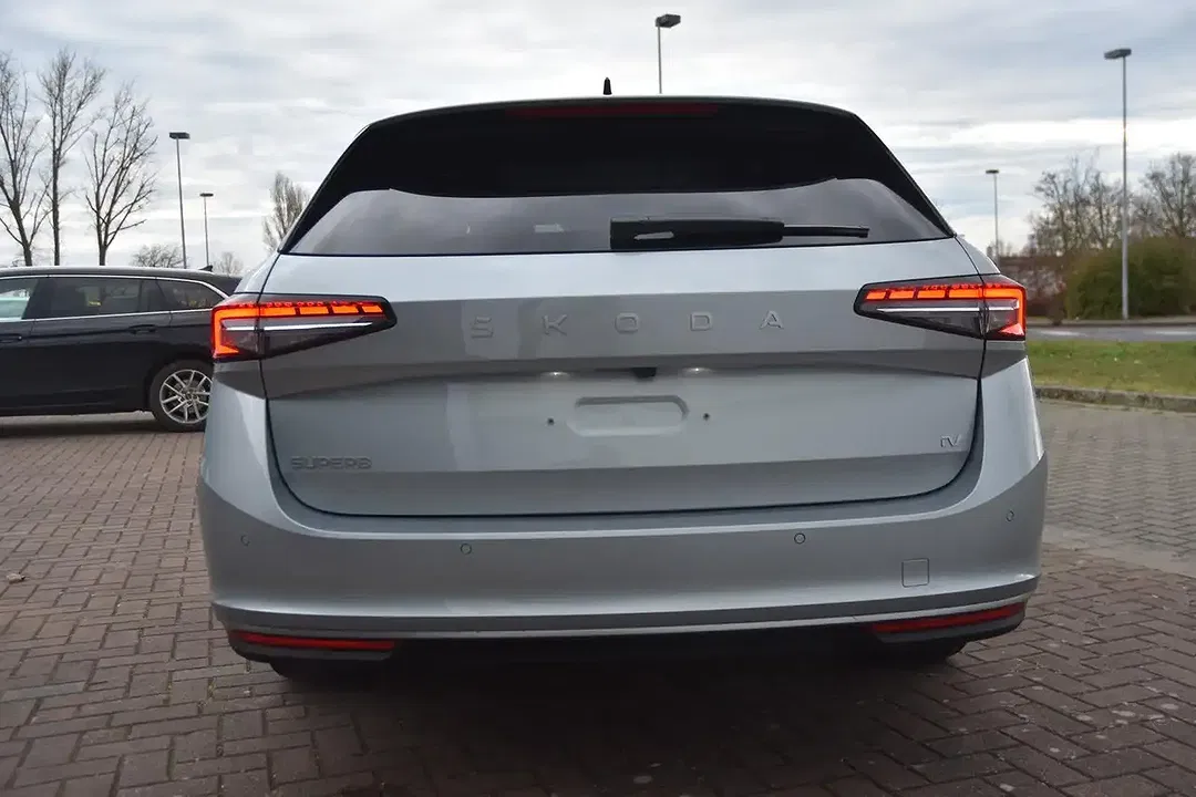 Skoda Superb - Thumbnail 6