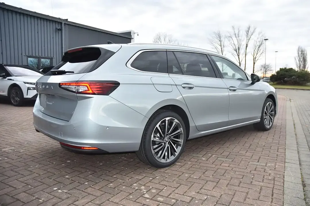 Skoda Superb - Thumbnail 7