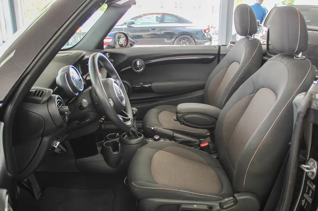 MINI One Cabrio - Thumbnail 8
