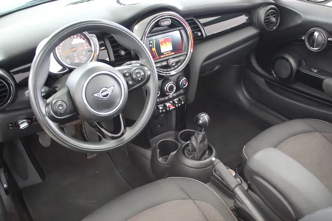 MINI One Cabrio - Thumbnail 9