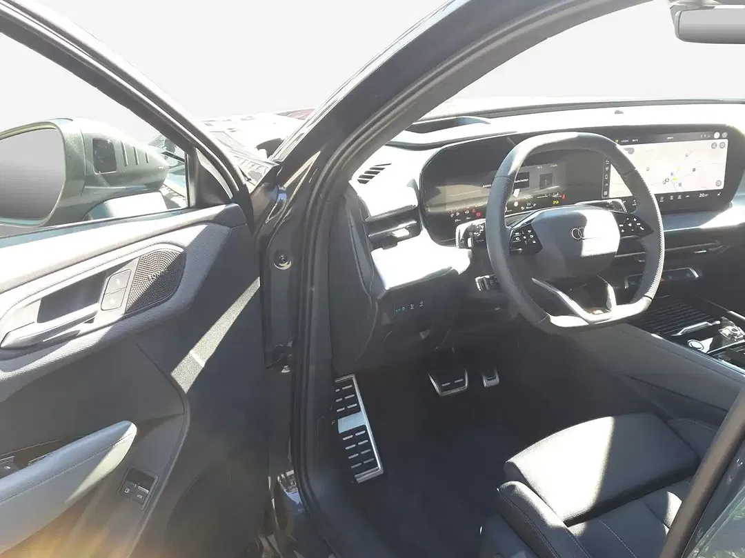 Audi Q3 - Thumbnail 13