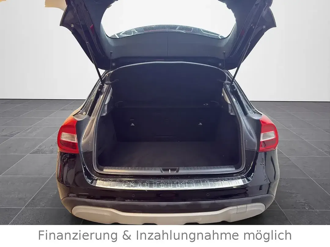 Mercedes-Benz GLA 200 - Thumbnail 11