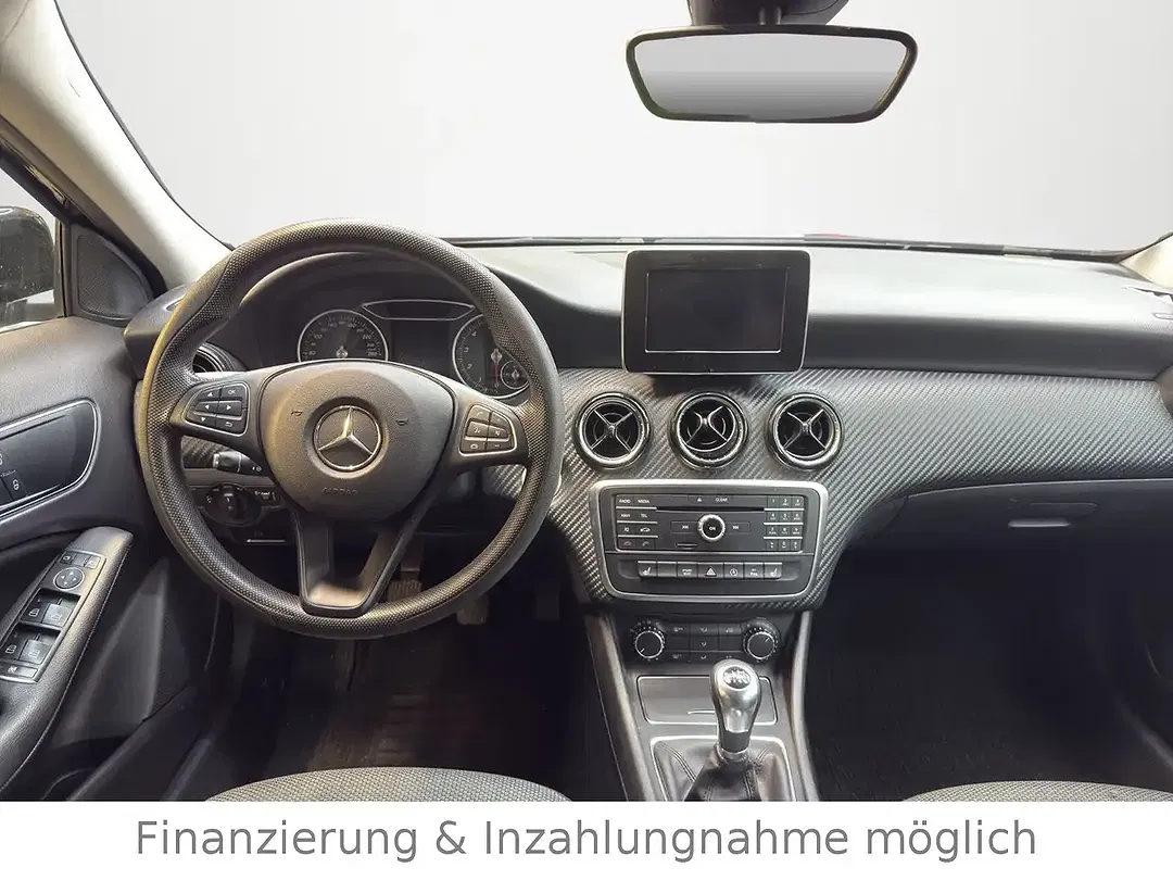 Mercedes-Benz GLA 200 - Thumbnail 12