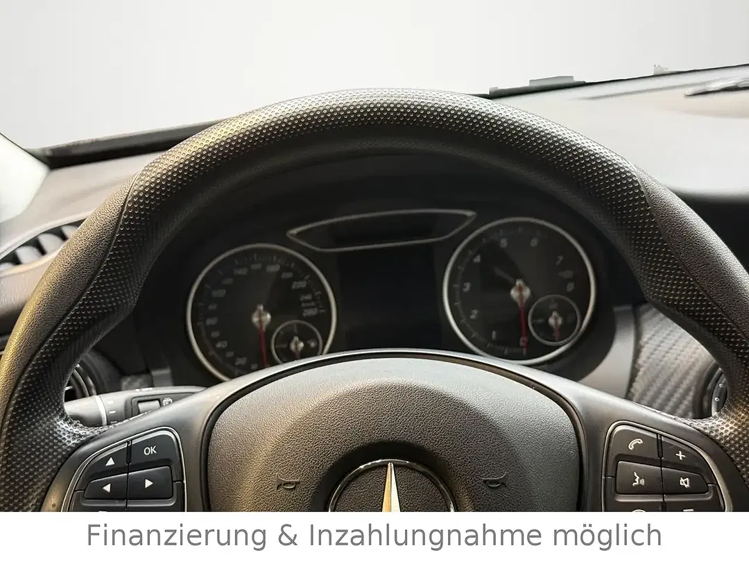 Mercedes-Benz GLA 200 - Thumbnail 9